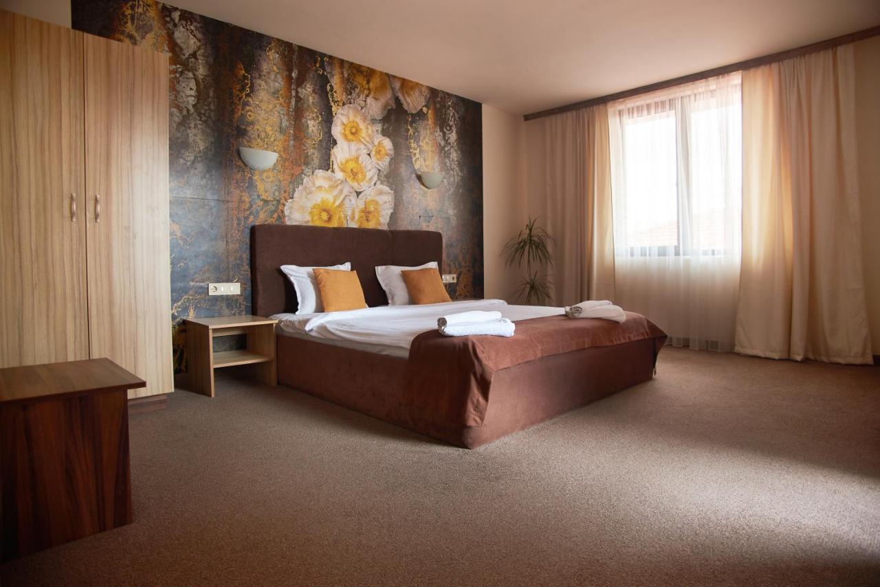 Flamingo Plovdiv Hotel Bagian luar foto